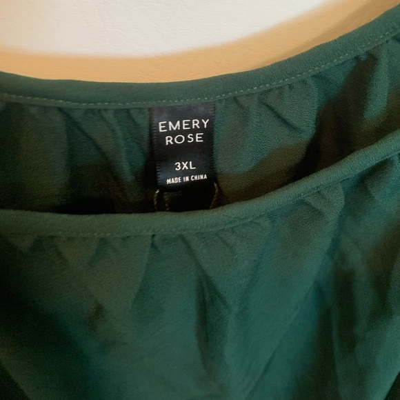 Emery Rose cold shoulder bell sleeve dress size 3X - Picture 4 of 7